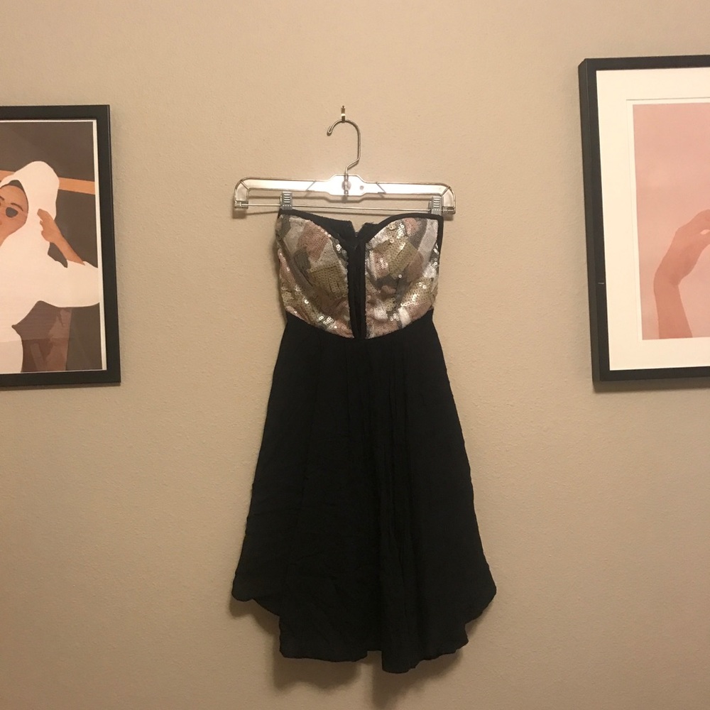 Strapless sequins dress